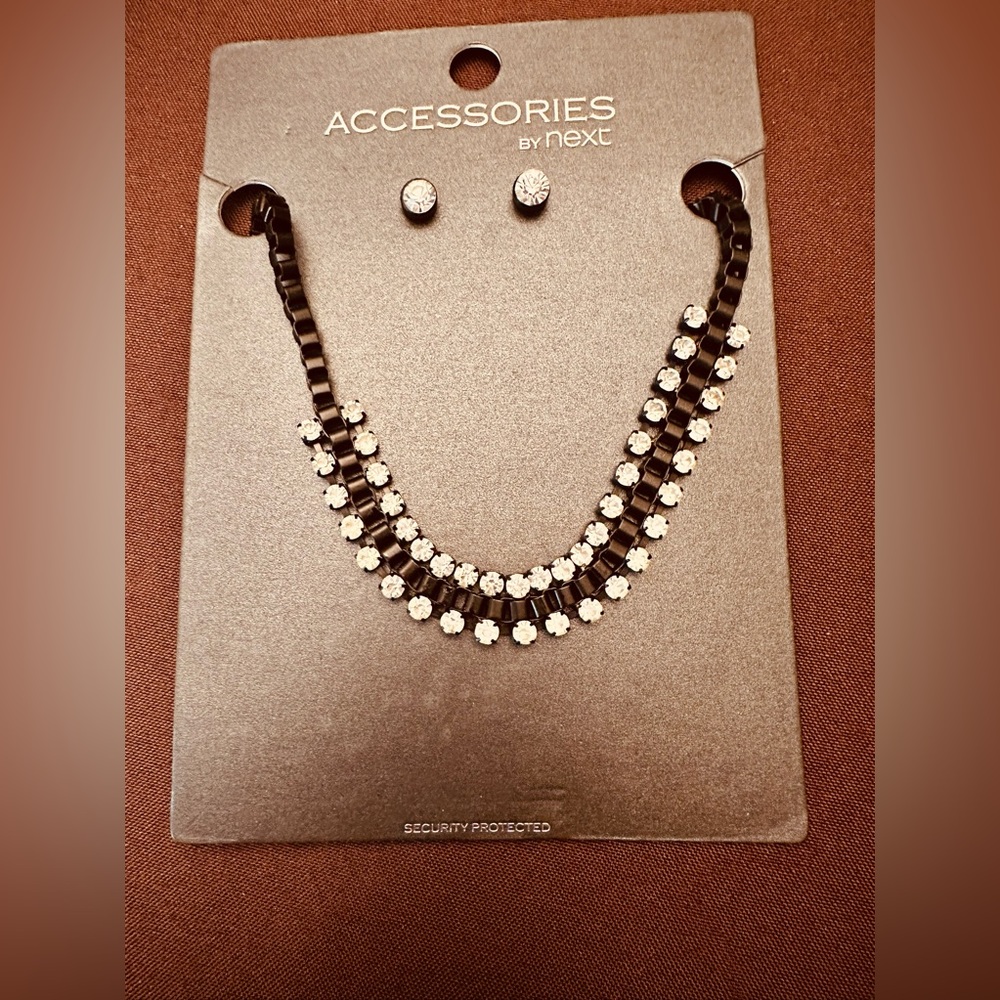 Accessories by Next - necklace and earrings set